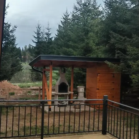 アパート Planinska Kuca Stasevic ミトロバツ